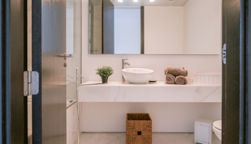Resa Estates Talamanca for sale Pouet luxury bathroom 2.JPG